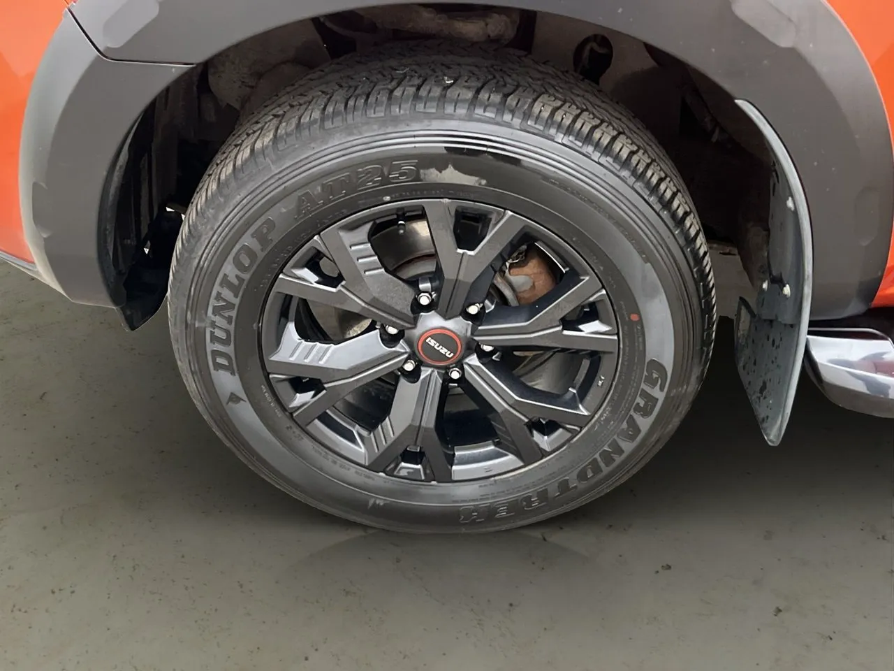 Vehicle image 32