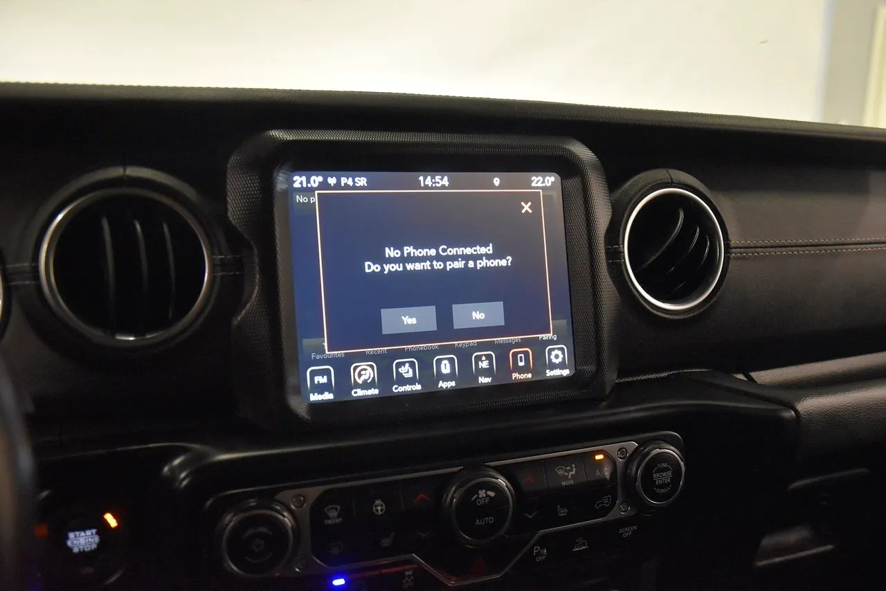 Vehicle image 18
