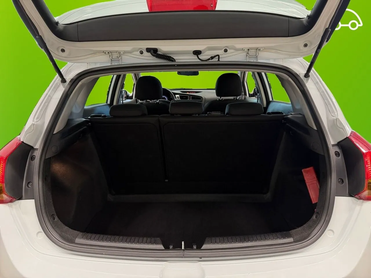 Vehicle image 15
