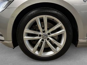 Volkswagen Passat bild 8