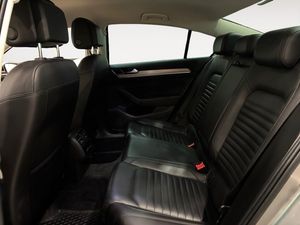 Volkswagen Passat bild 15