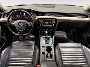 Volkswagen Passat bild 11