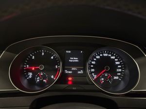 Volkswagen Passat bild 13