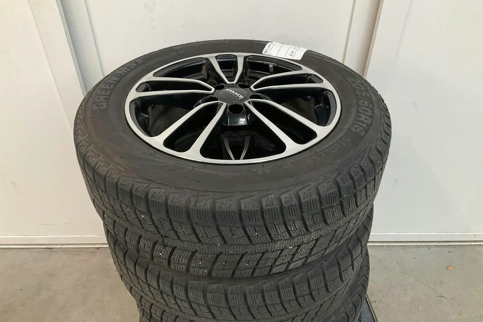 Vehicle image 11