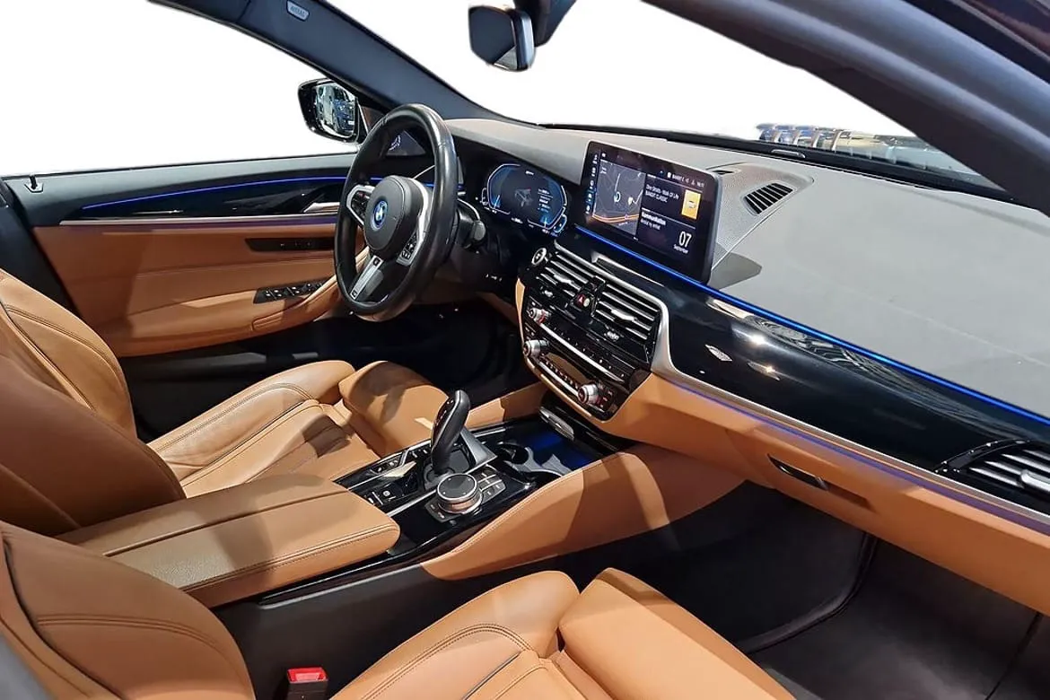Vehicle image 6
