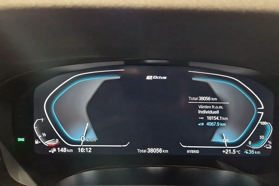 Vehicle image 15