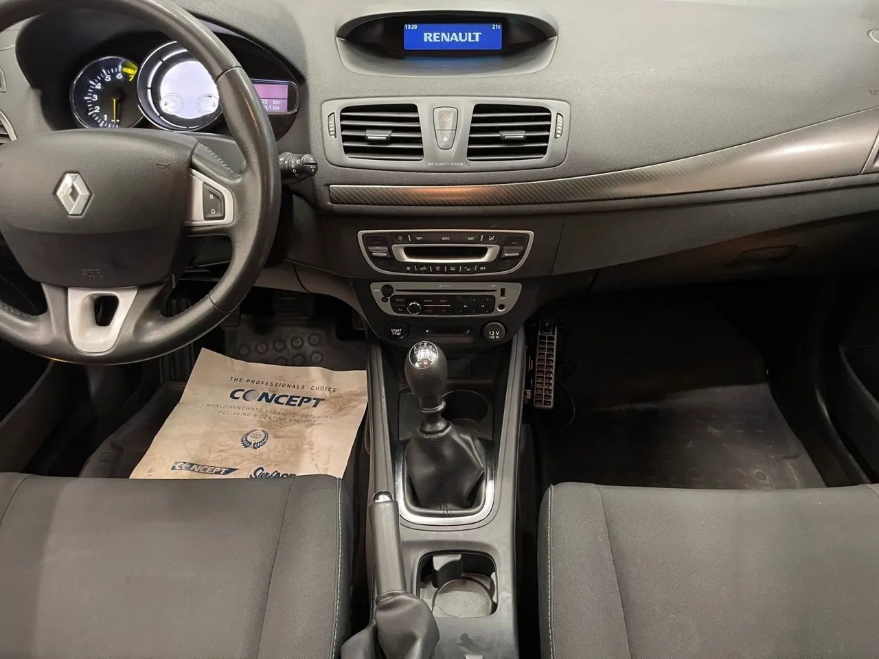 Vehicle image 10