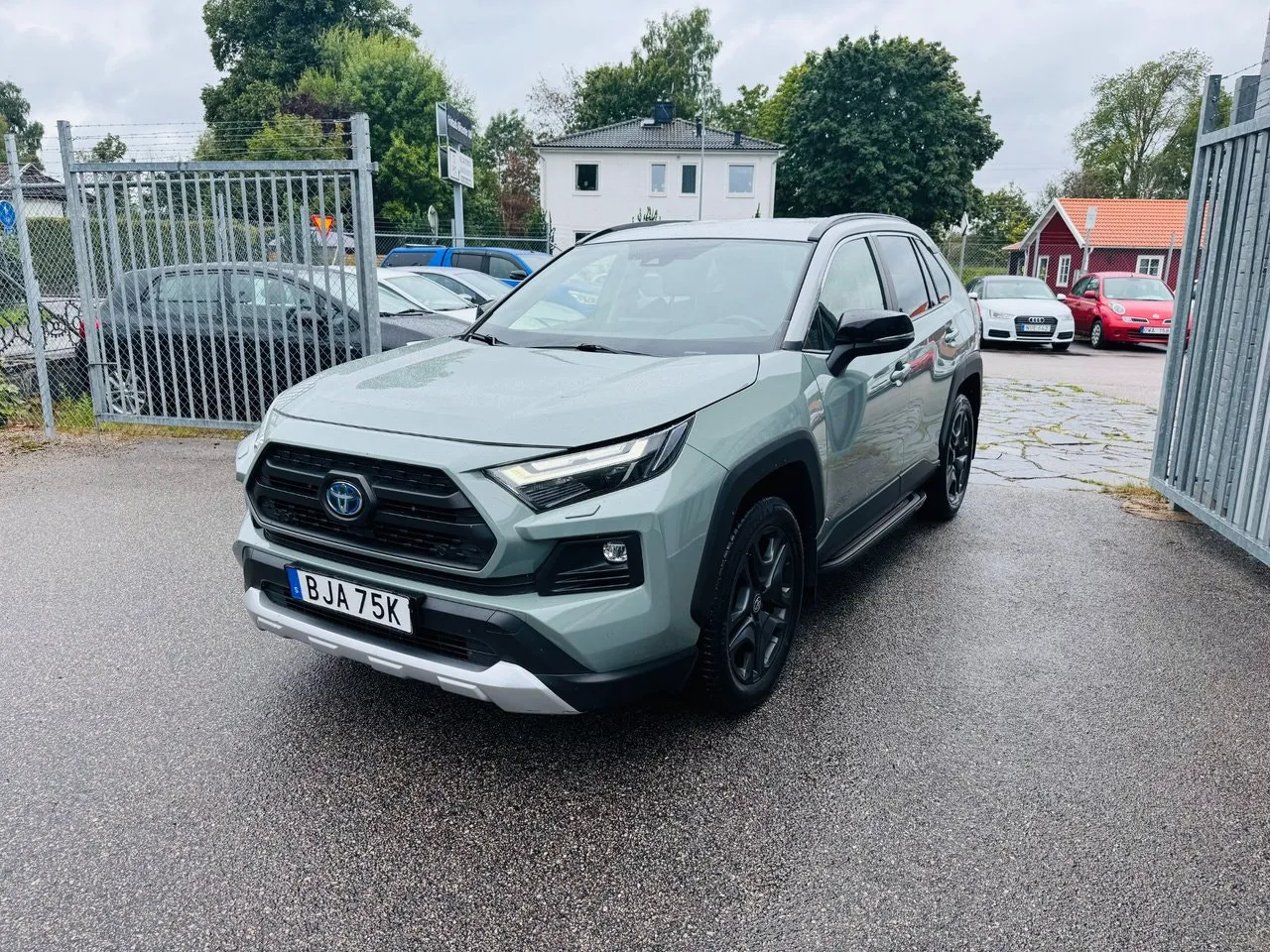 Vehicle image 1