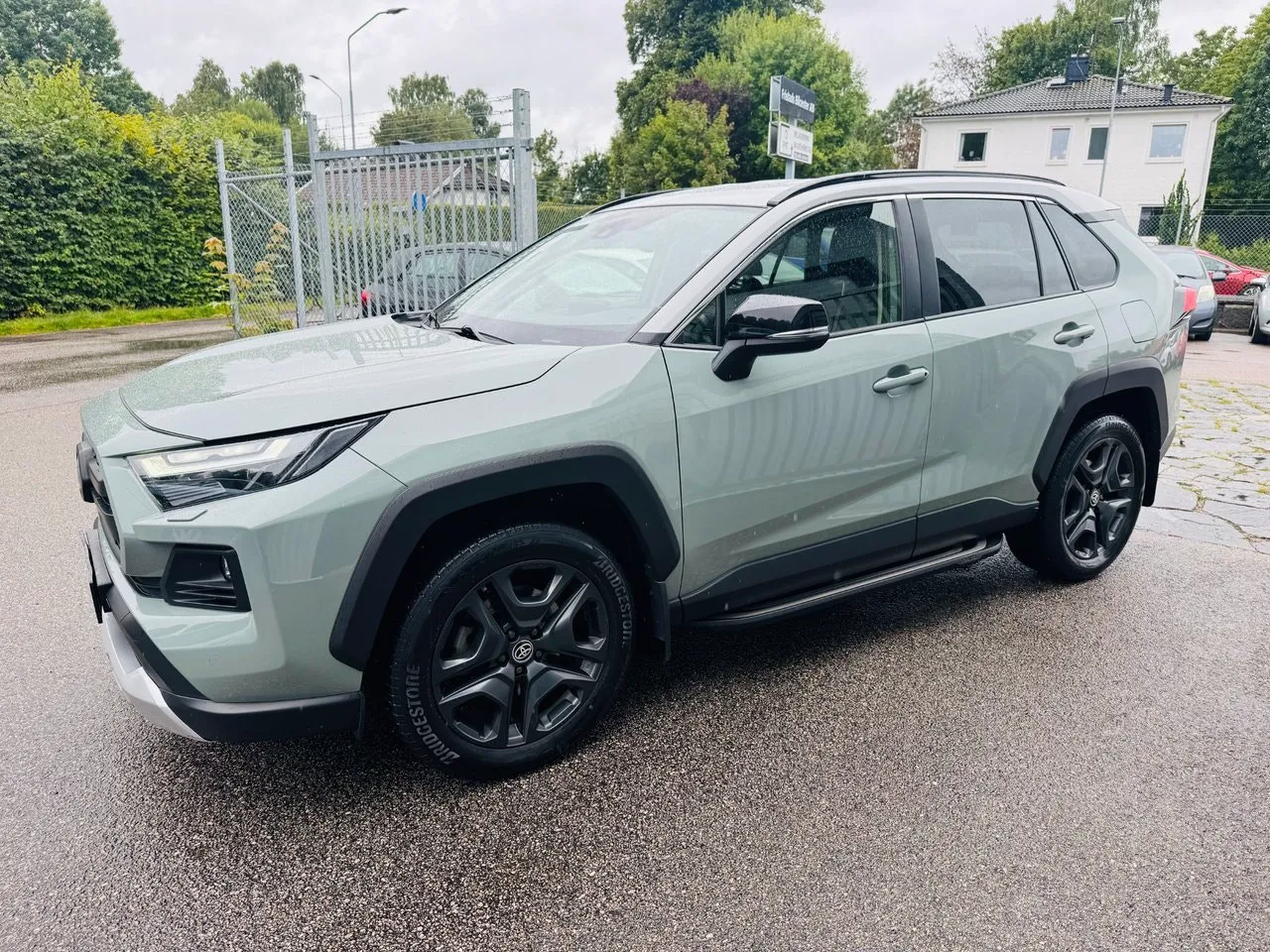 Vehicle image 8