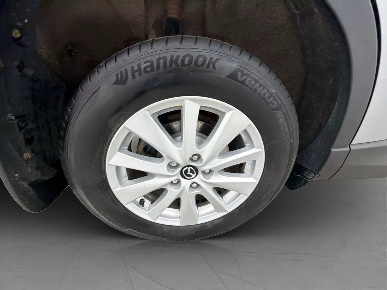 Vehicle image 27