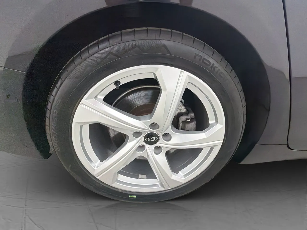 Vehicle image 30