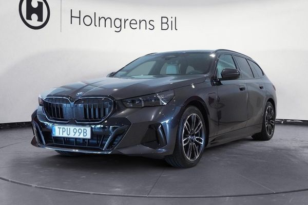 BMW 530 e xDrive Touring Fully Charged M Sportpaket Pro - 2027