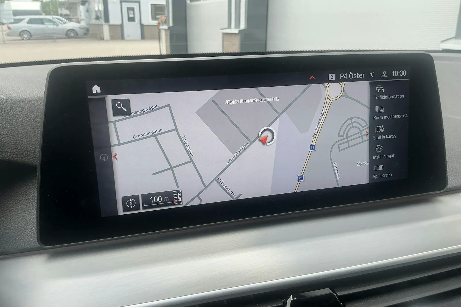 Vehicle image 11