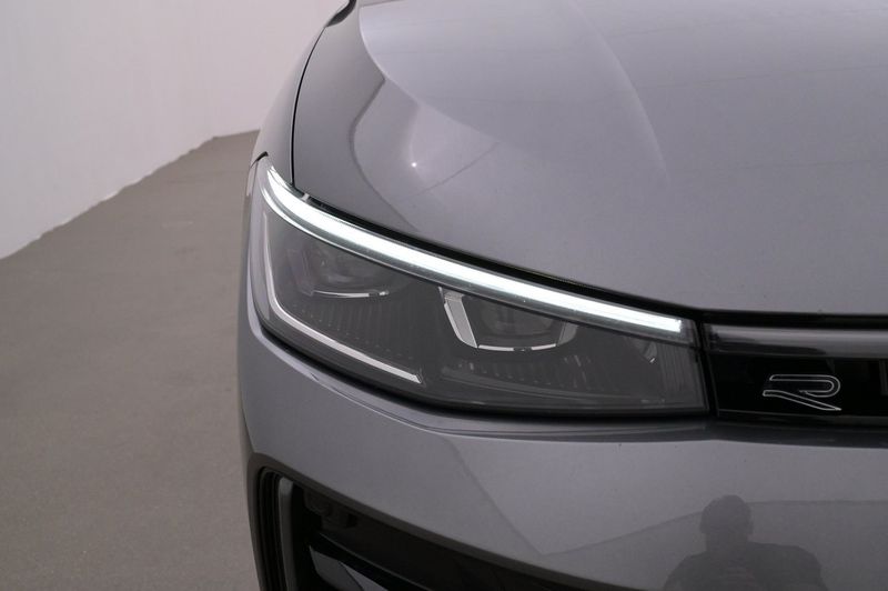 Volkswagen Passat bild 26