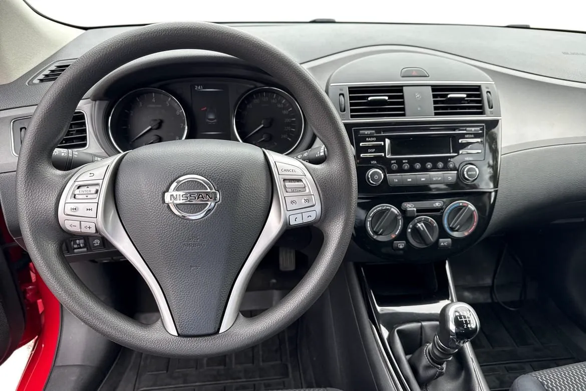 Vehicle image 11