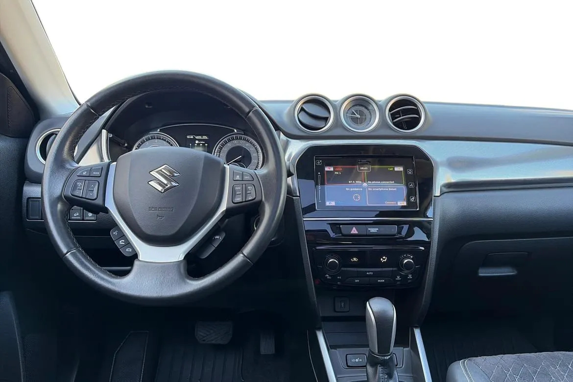 Vehicle image 10