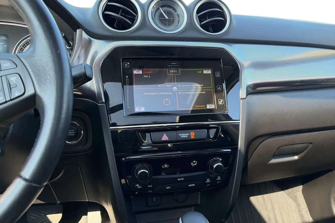 Vehicle image 18
