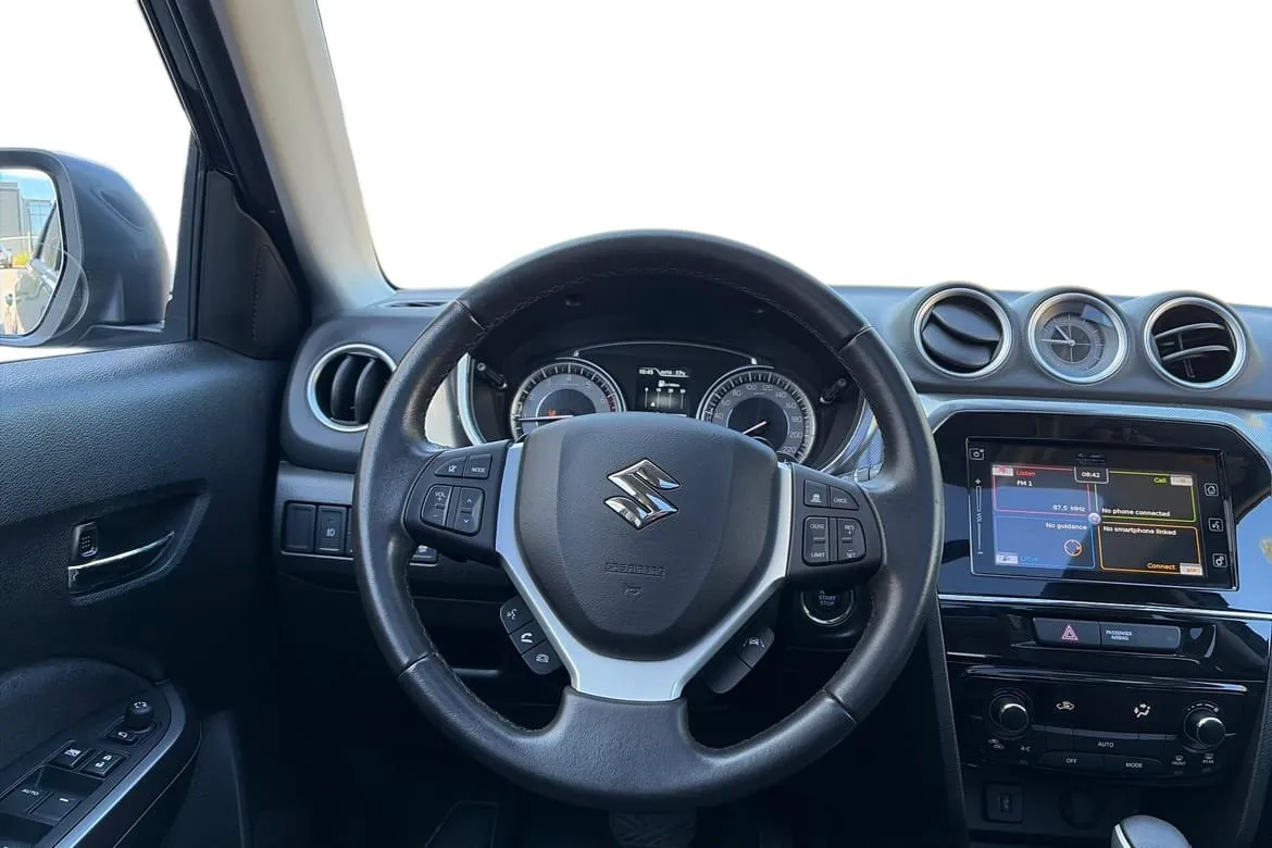 Vehicle image 12