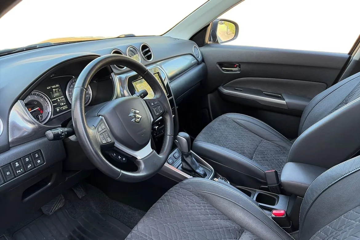 Vehicle image 9