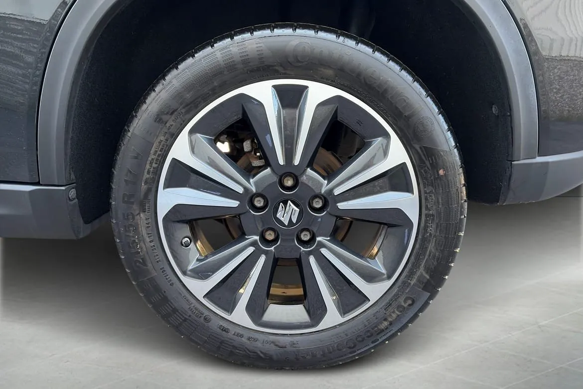 Vehicle image 8
