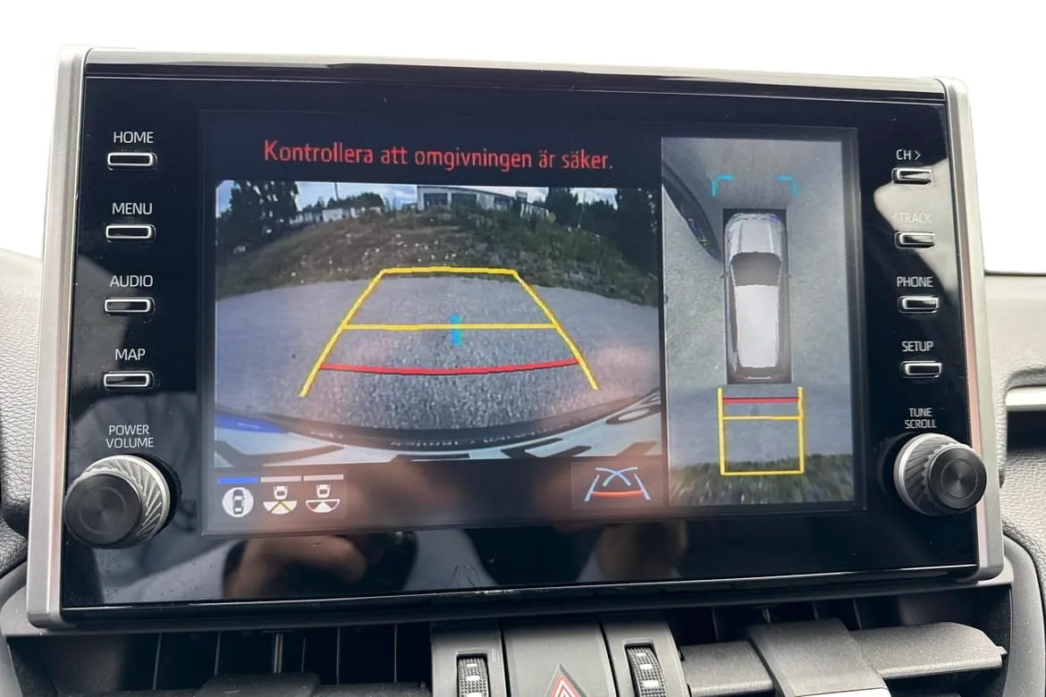 Vehicle image 18