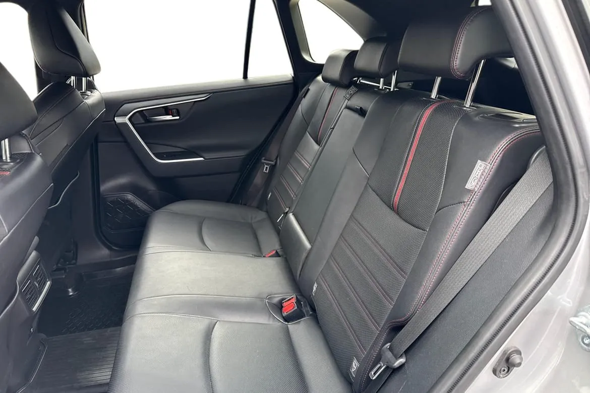 Vehicle image 14