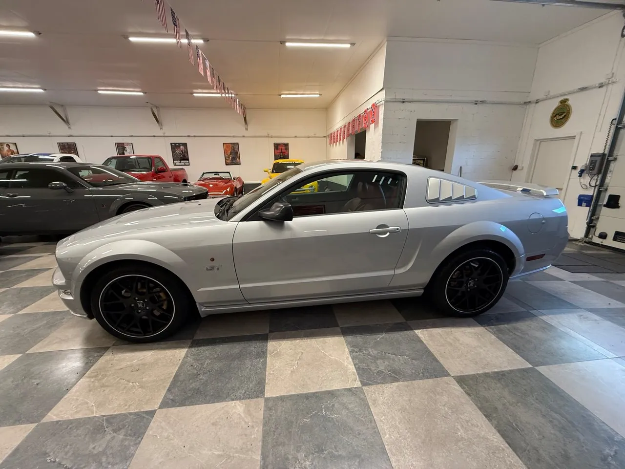 Vehicle image 6