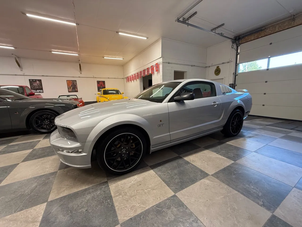 Vehicle image 5