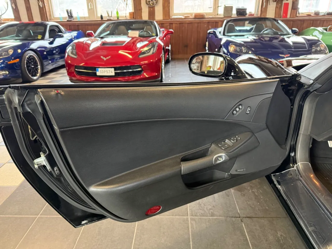 Vehicle image 18