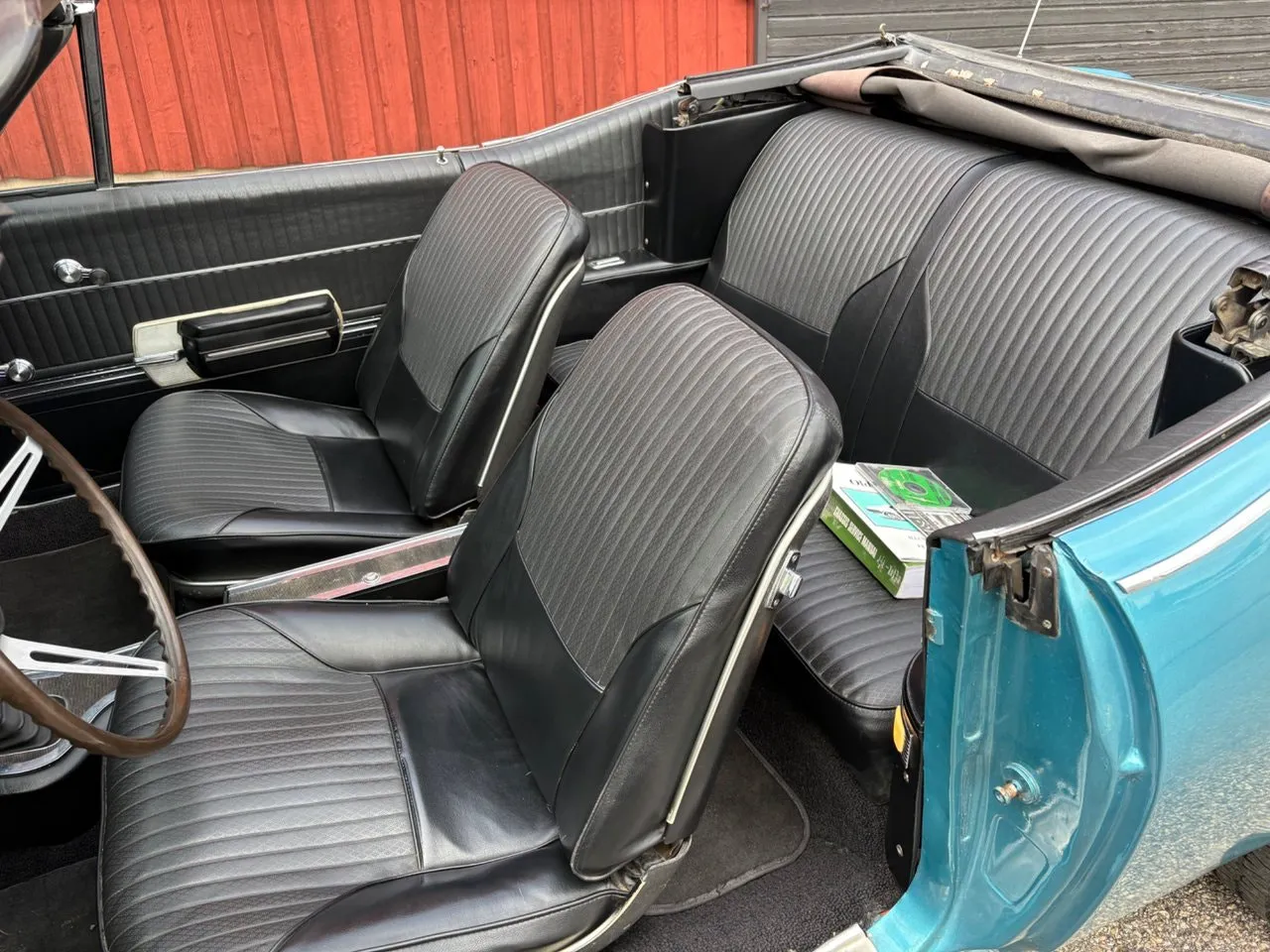 Vehicle image 14
