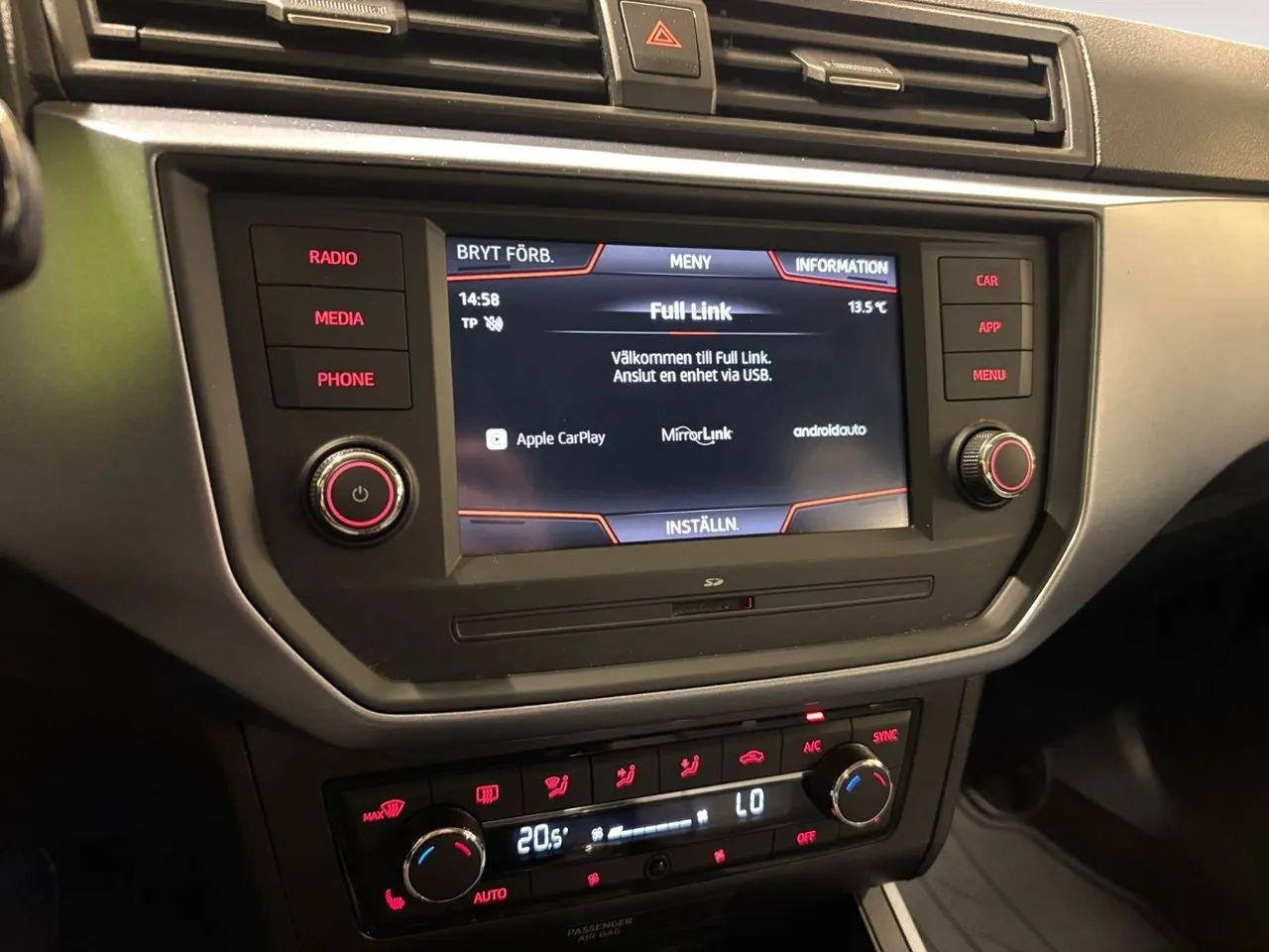 Vehicle image 16