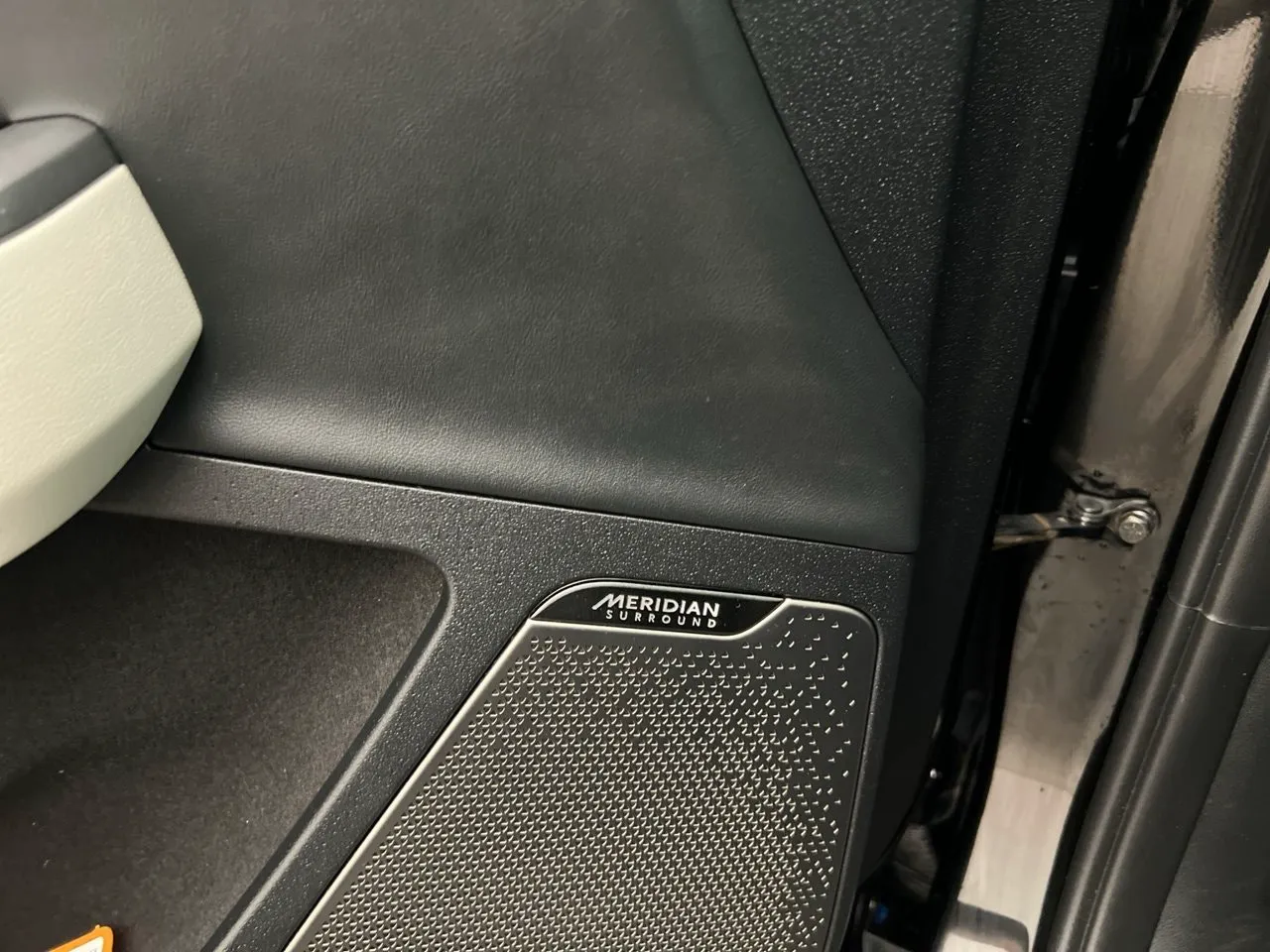 Vehicle image 33