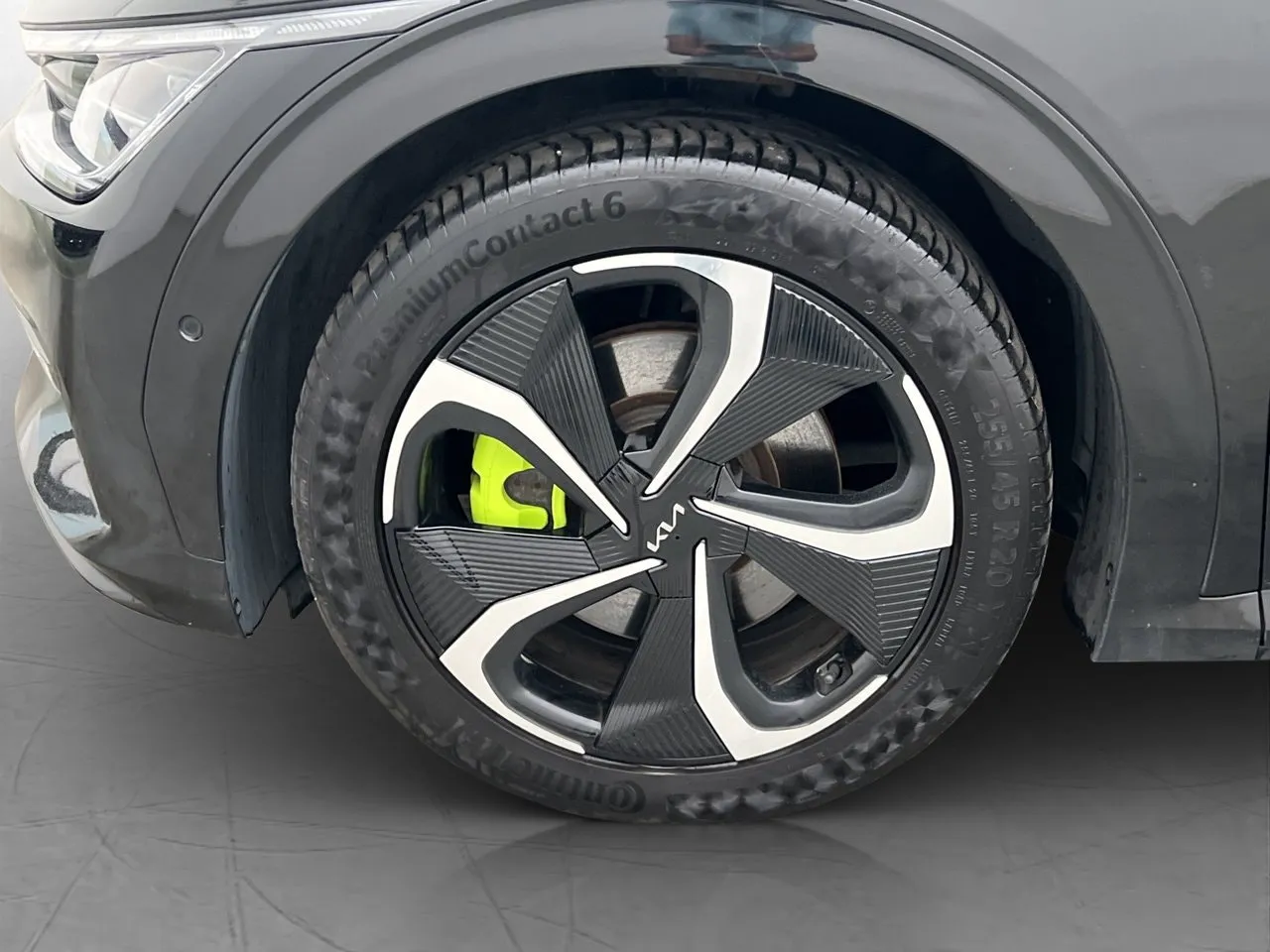 Vehicle image 36