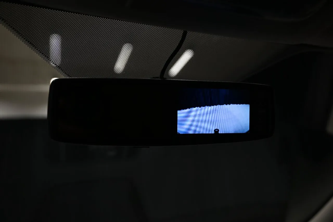 Vehicle image 25