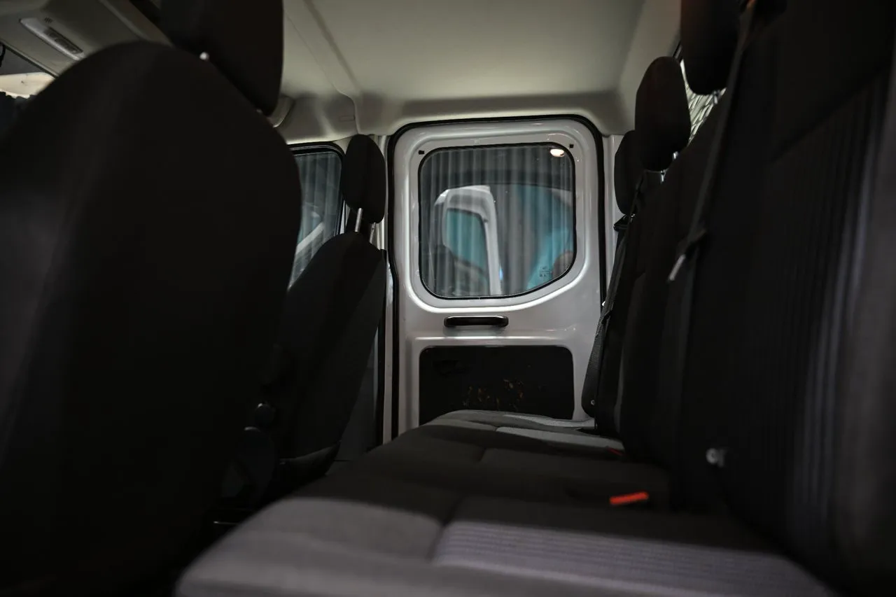 Vehicle image 18