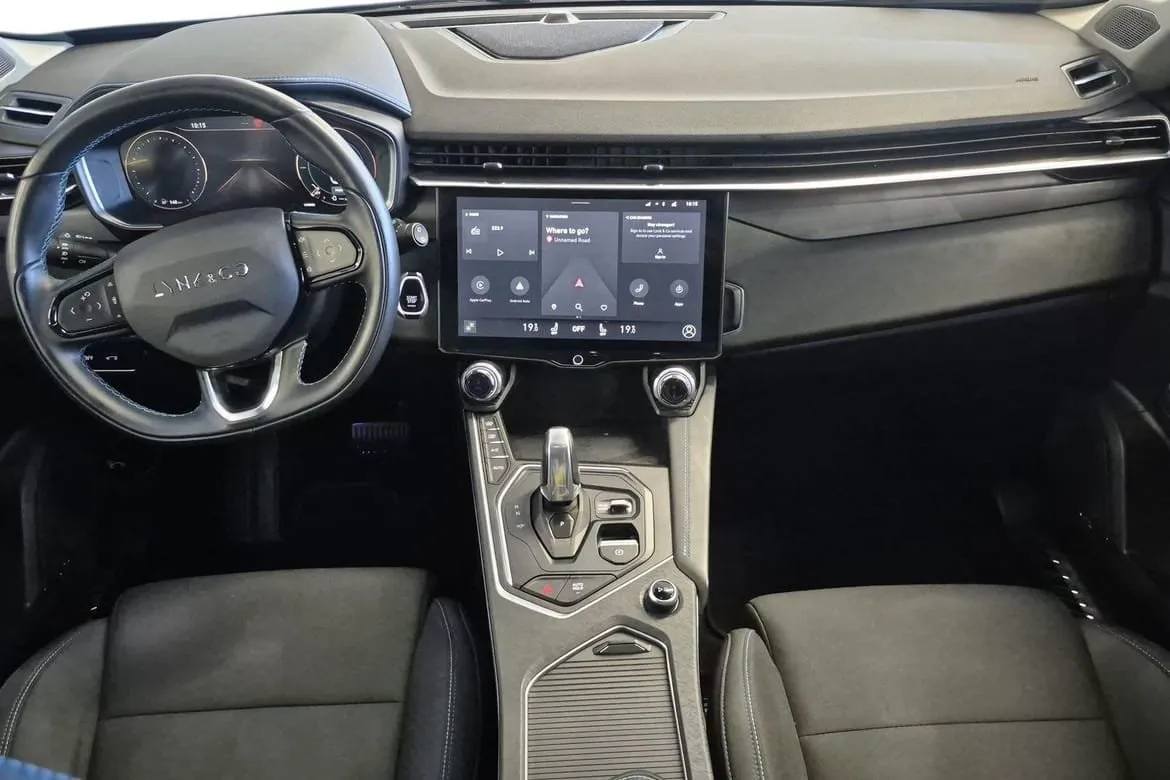 Vehicle image 19