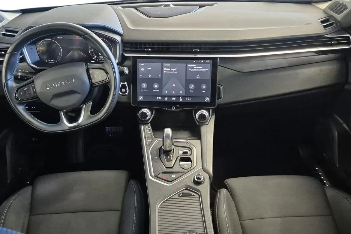Vehicle image 18