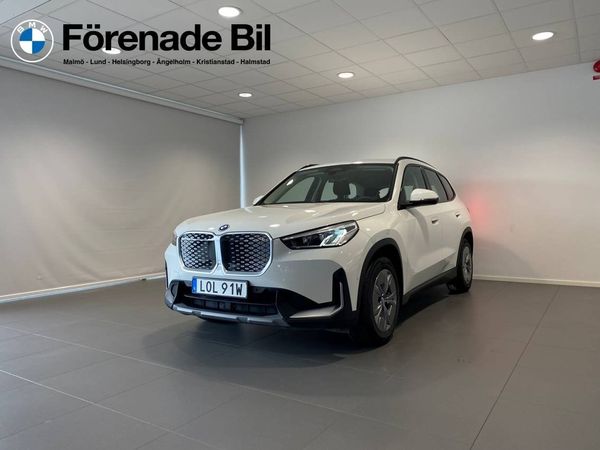 BMW iX1 xDrive30 Active edition Drag Rattvärme - 2025