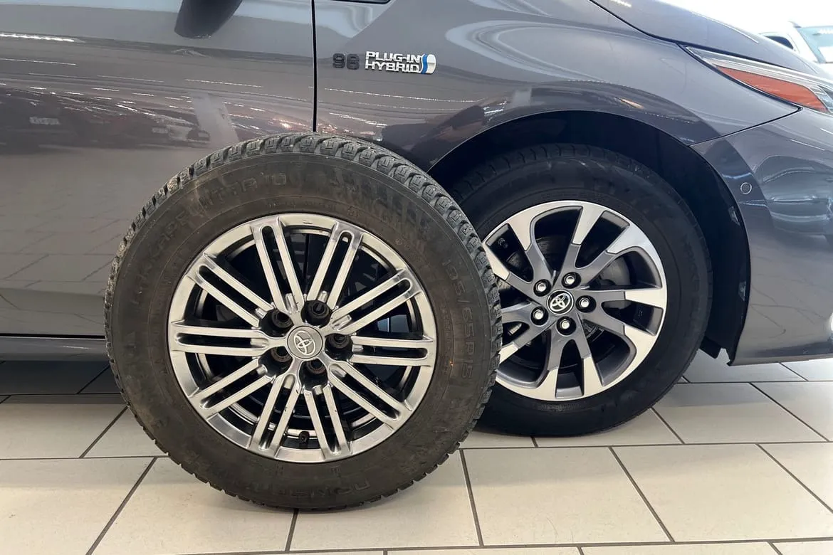 Vehicle image 20