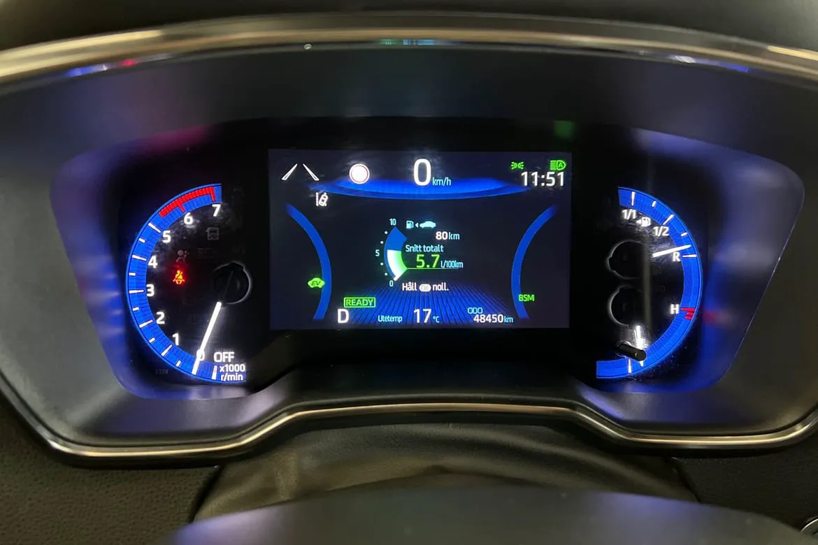 Vehicle image 15