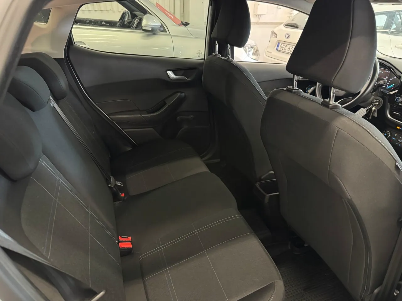 Vehicle image 15