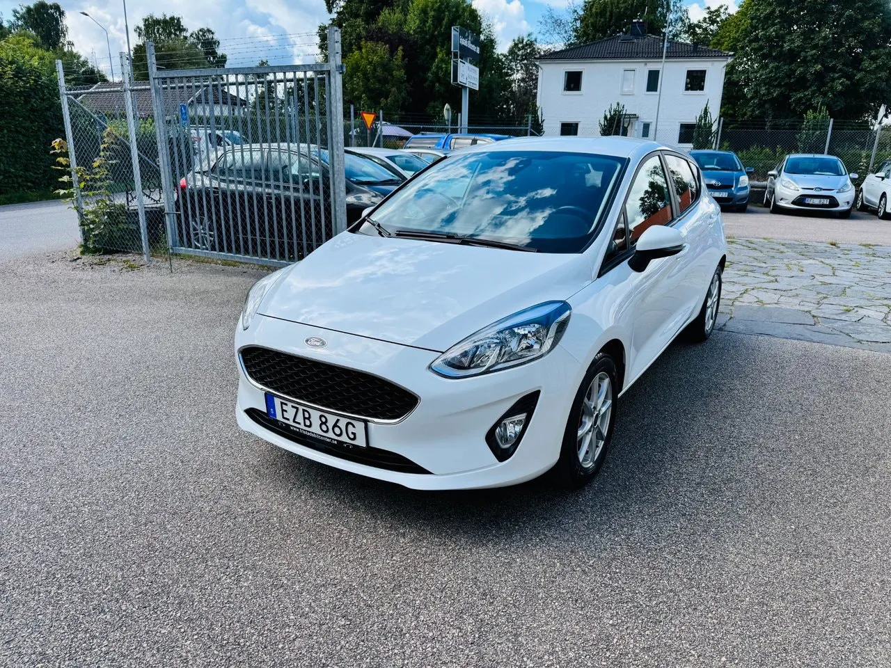 Vehicle image 1