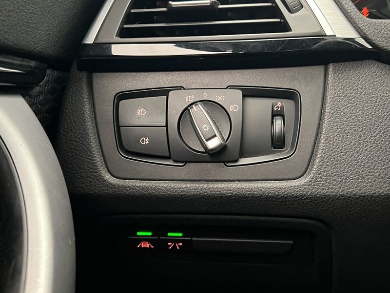 BMW 330 bild 14