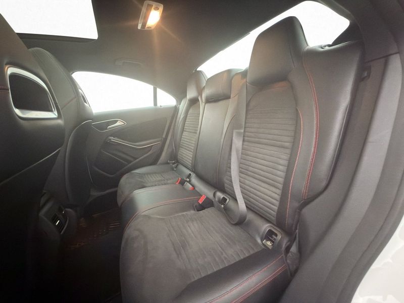 Mercedes CLA180 bild 27