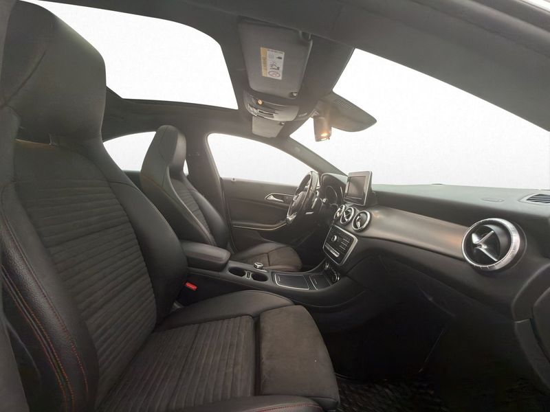 Mercedes CLA180 bild 26