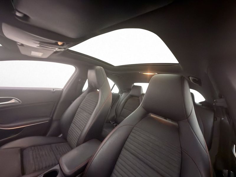 Mercedes CLA180 bild 12