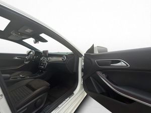 Mercedes CLA180 bild 25