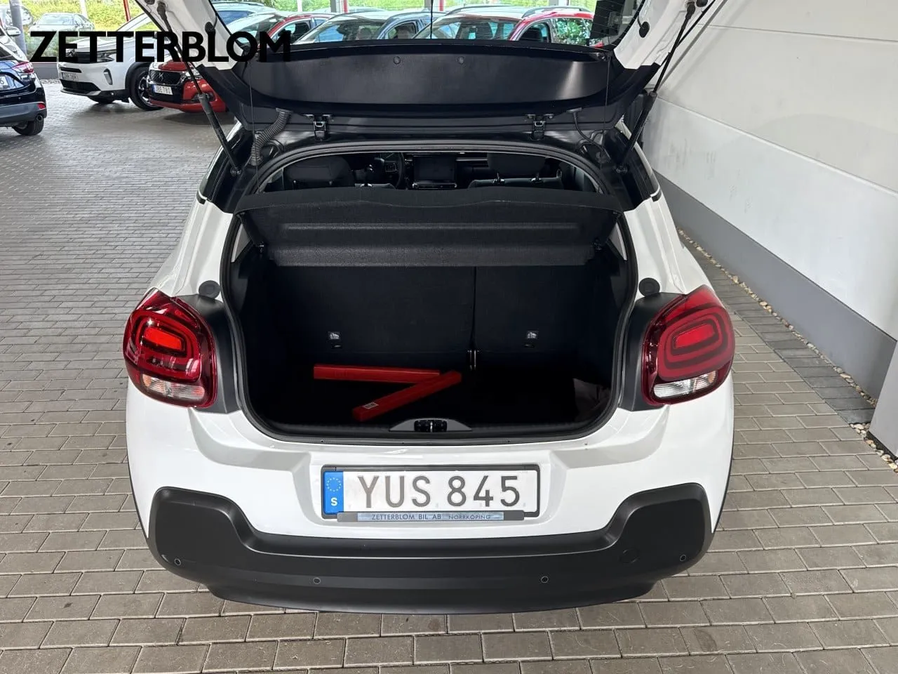 Vehicle image 5