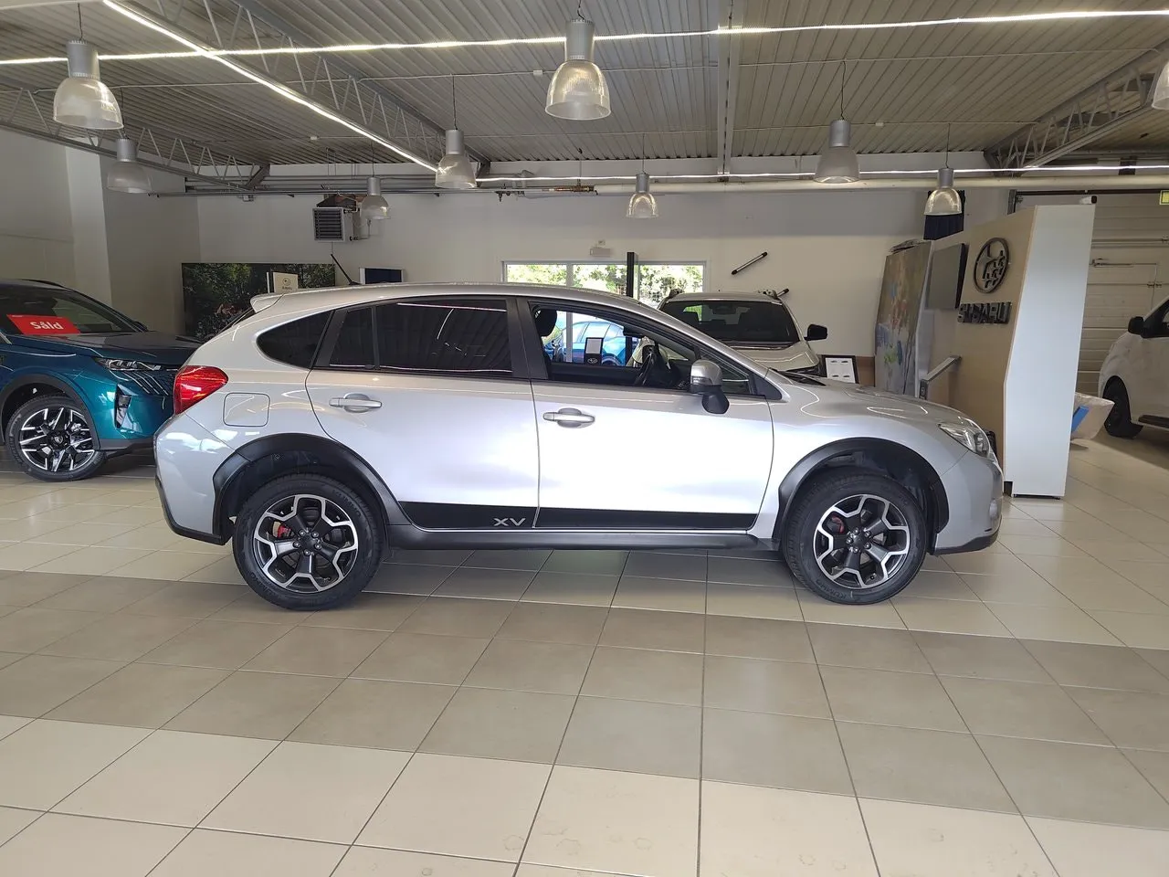 Vehicle image 4