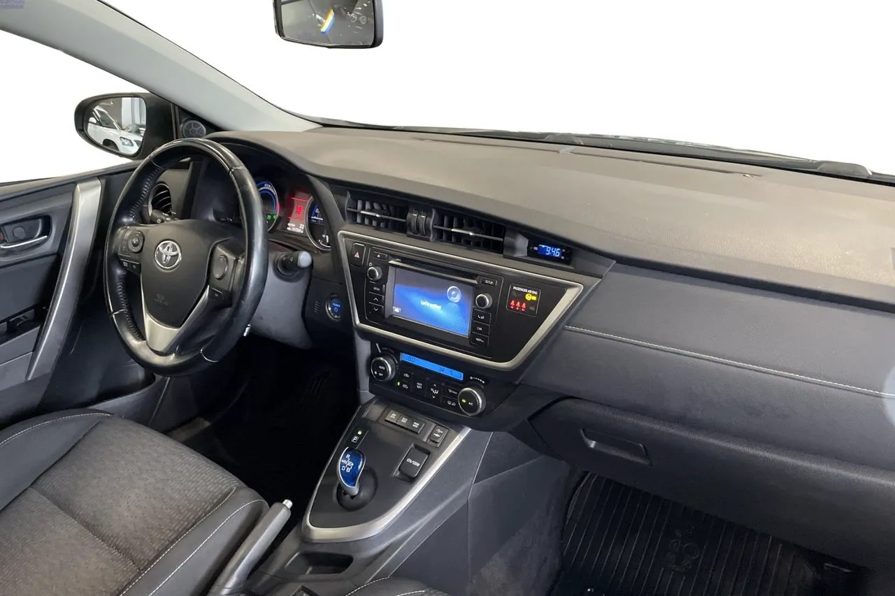 Vehicle image 14